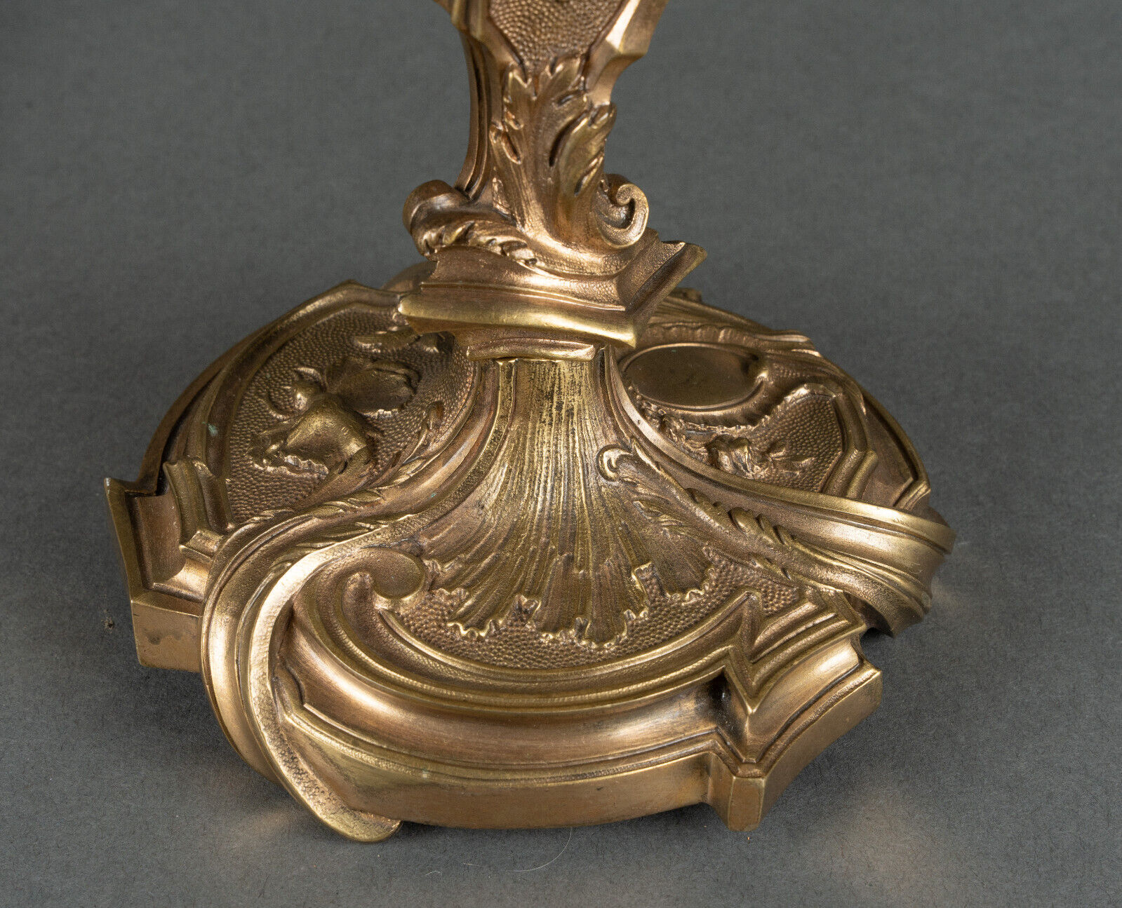 Pair of candlesticks xixth louis xiv ornamentation shells gilded bronze