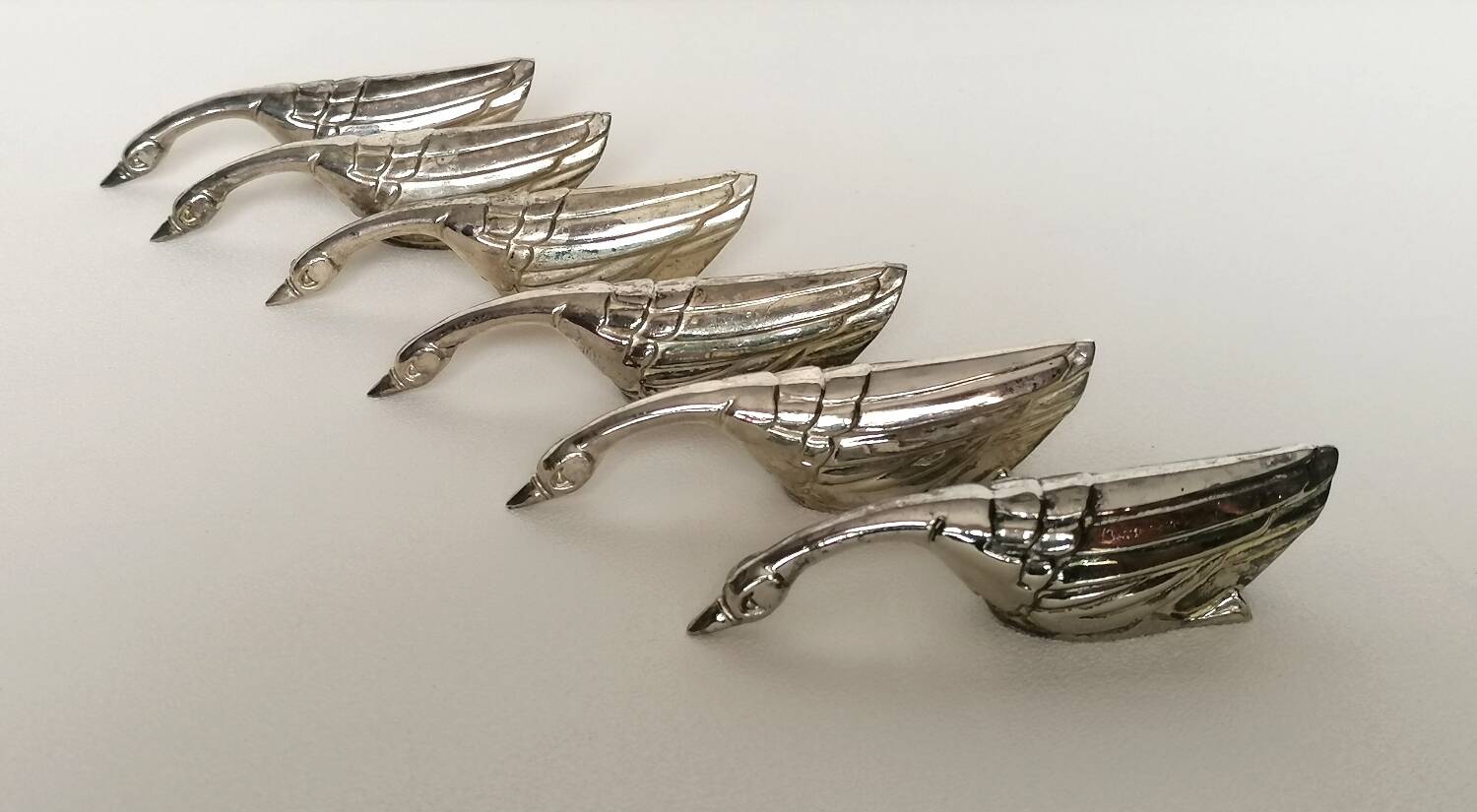 6 silver metal zoomorphic knife holders