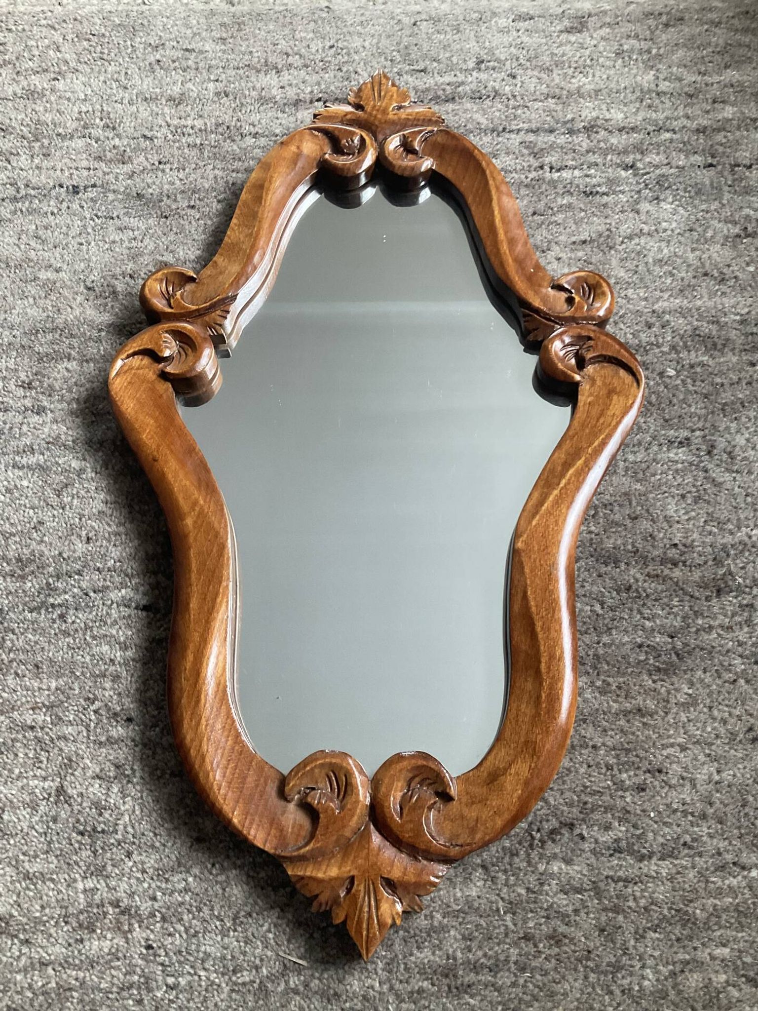 Miroir vintage en bois sculpté