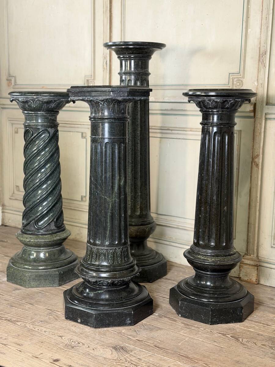 4 columns in green serpentine marble, around 1880