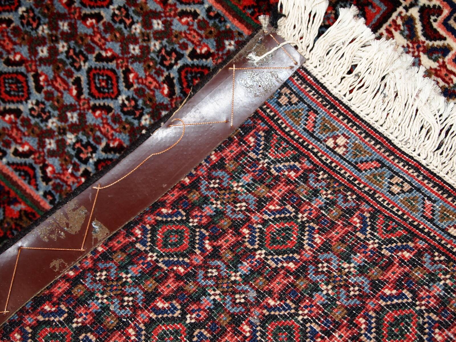 Tapis Nain Vintage du Moyen-Orient, Années 1970, Élégance et Raffinement