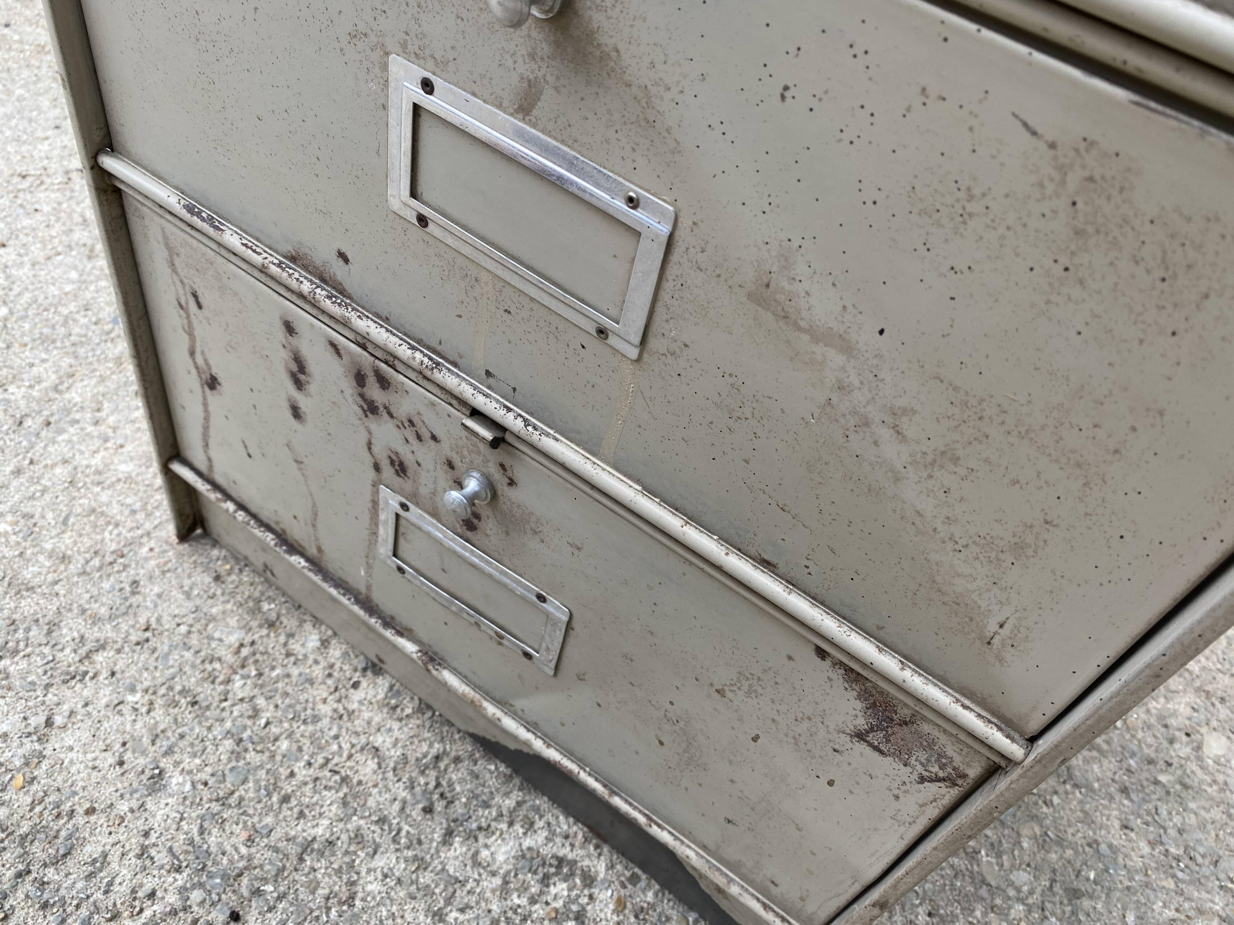 Meuble à 5 clapets casier industriel métal Ronéo 1950