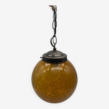 Suspension globe vintage en verre de Clichy ambre