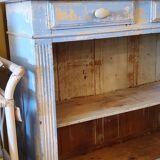 Buffet without pretty door patina