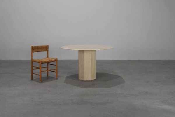 Table à manger octogonale en travertin italienne des années 1980.