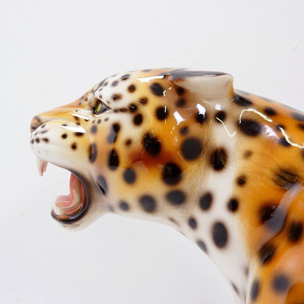 Ceramic sculpture of a leopard by "Ceramiche Boxer" - Italy
