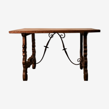 Walnut table with wrought iron hooks, seventeenth