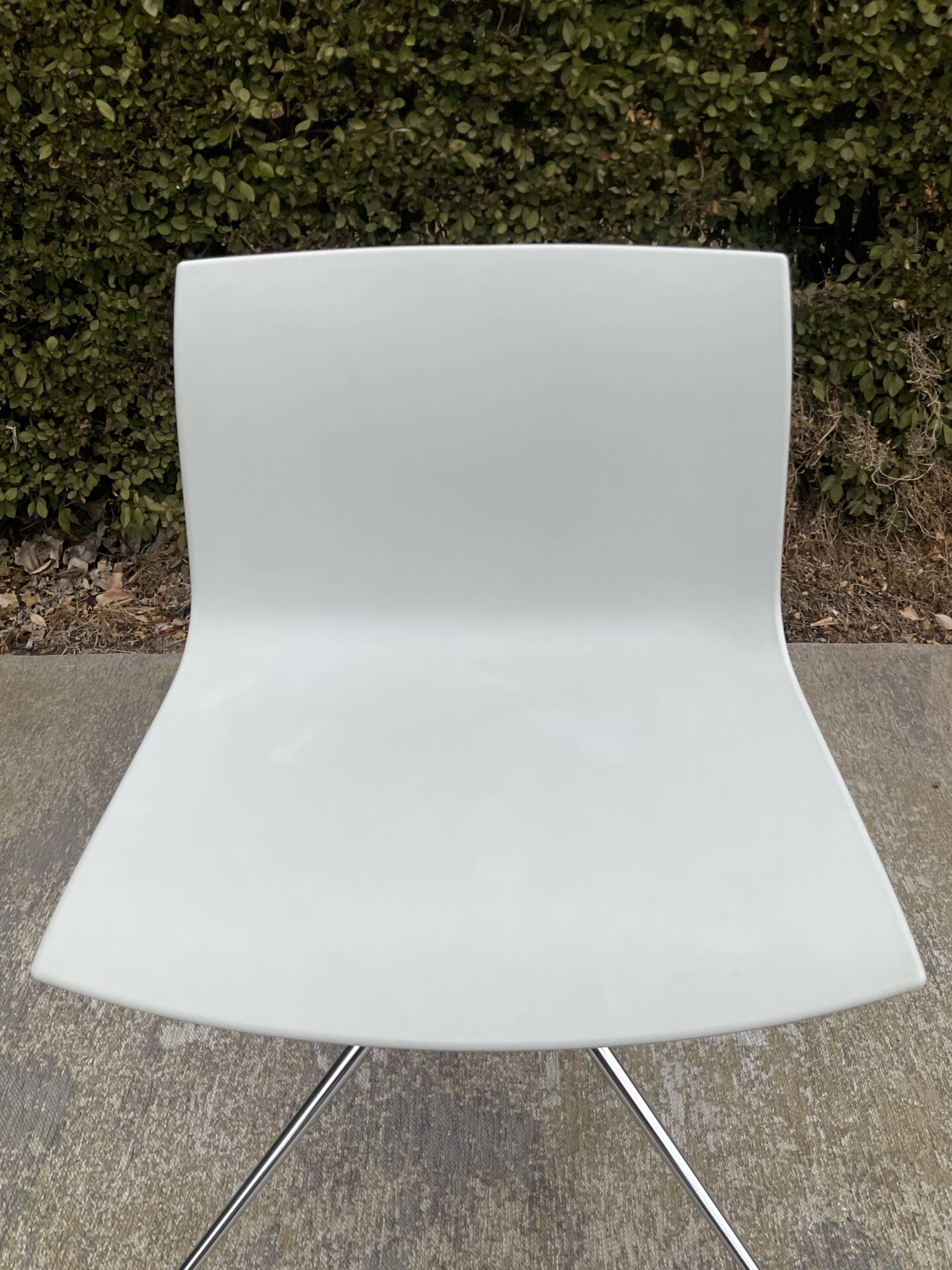 Chaise pivotante Catifa édition Arper par Lievore Alther