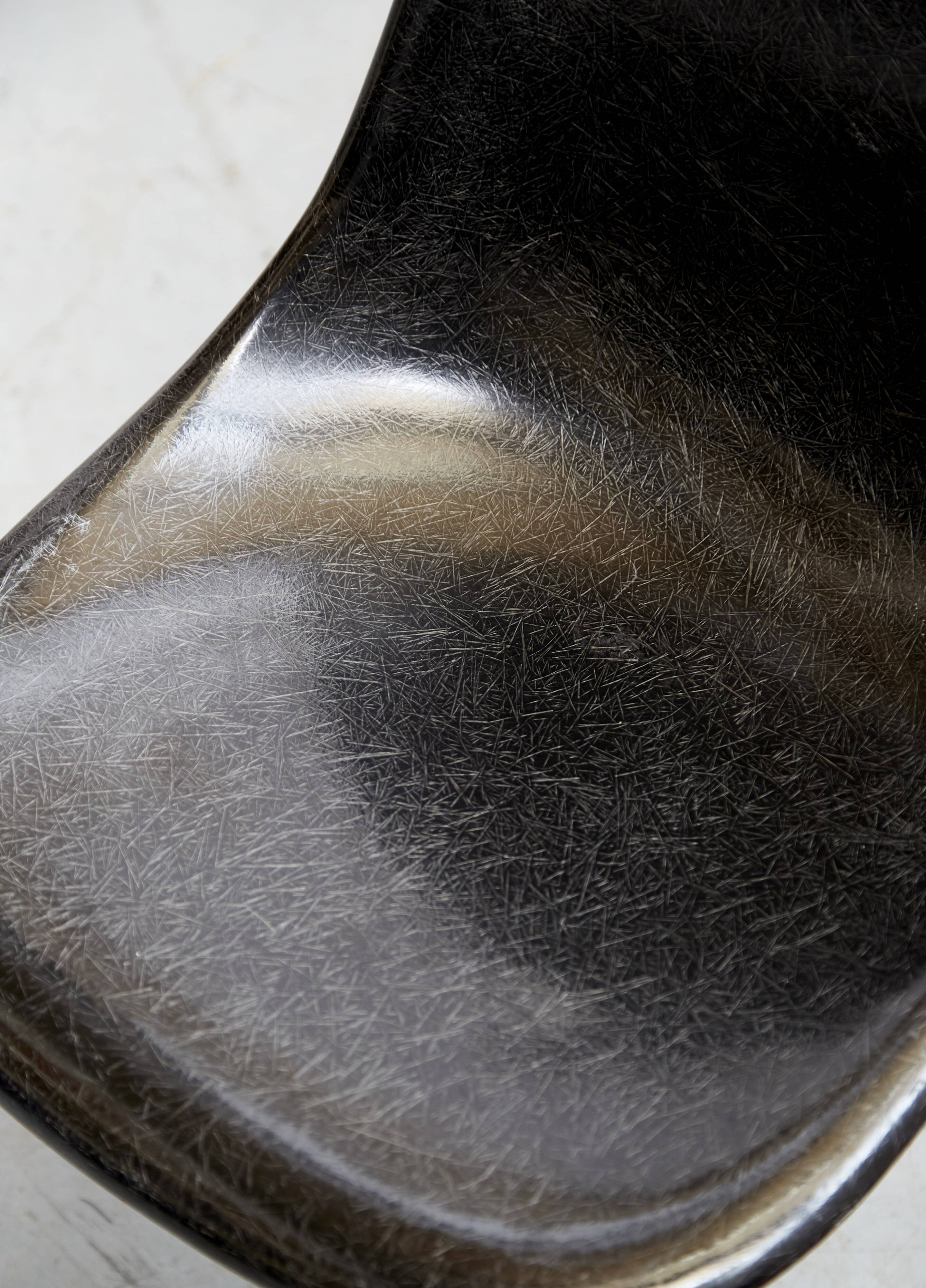 DSS chair by Charles & Ray Eames for Vitra/Herman Miller