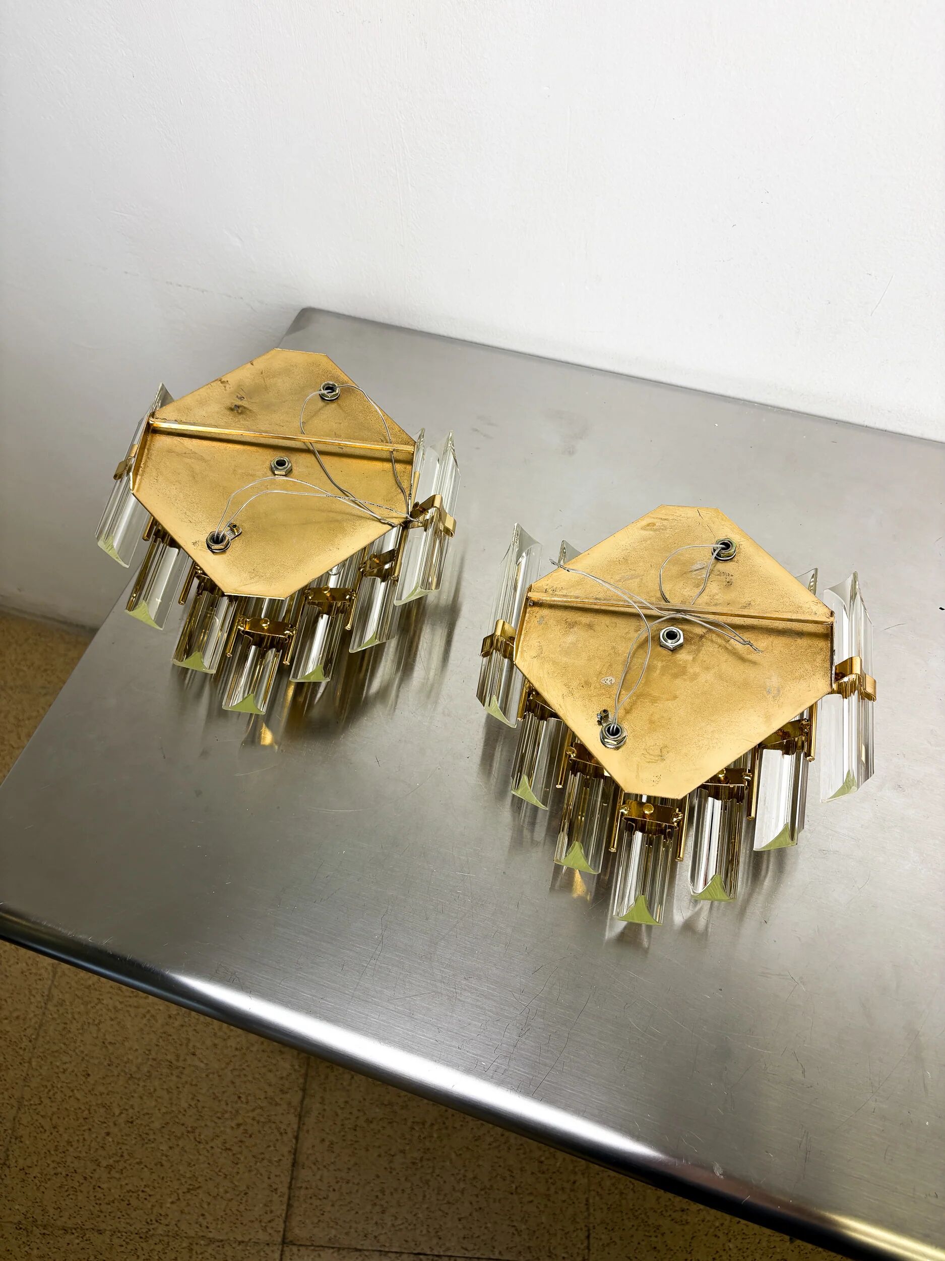 Pair of Venini sconces, Triedi cut glass, Italy, circa 1970s