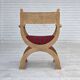 Fauteuil danois des années 1970, laine d'ameublement rouge d'origine, bois de chêne massif.