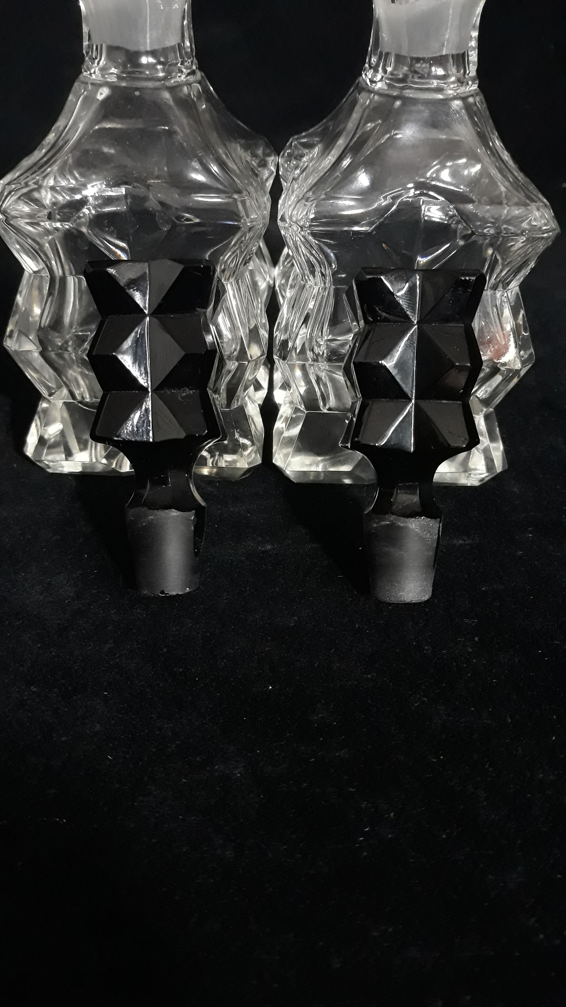 Bottles (wine-oiling) Art Deco in Stylized Glass