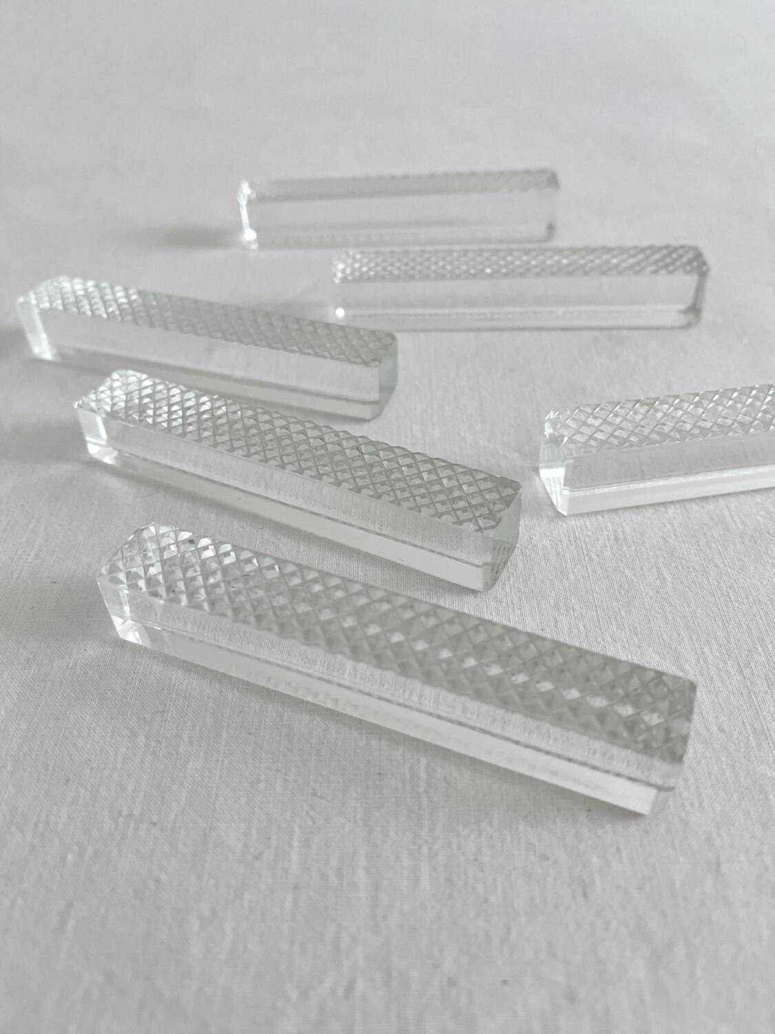 6 crystal knife rests with diamond point