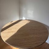 Table ronde en travertin