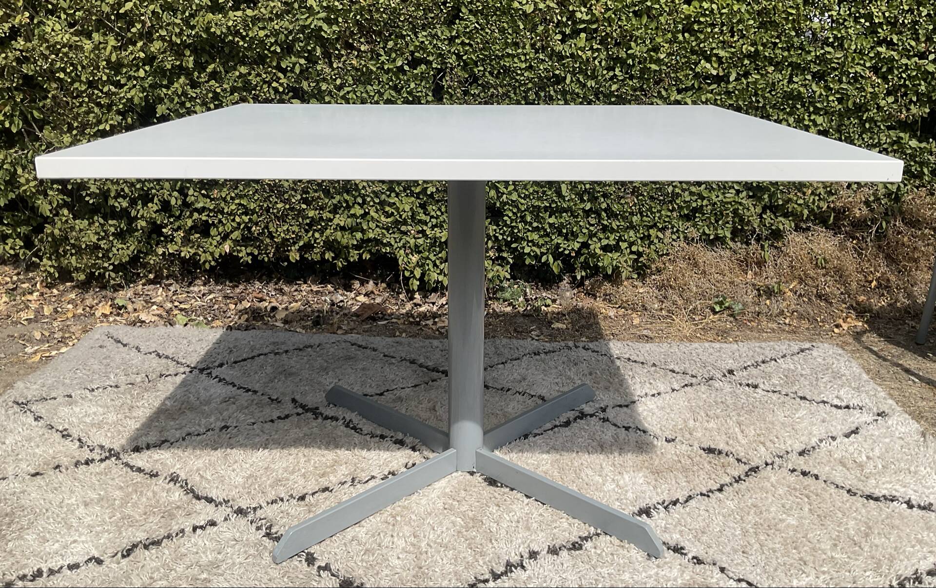 Ensemble Robert Mallet Stevens table à manger et 5 chaises