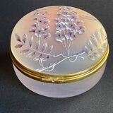 Enamelled candy maker