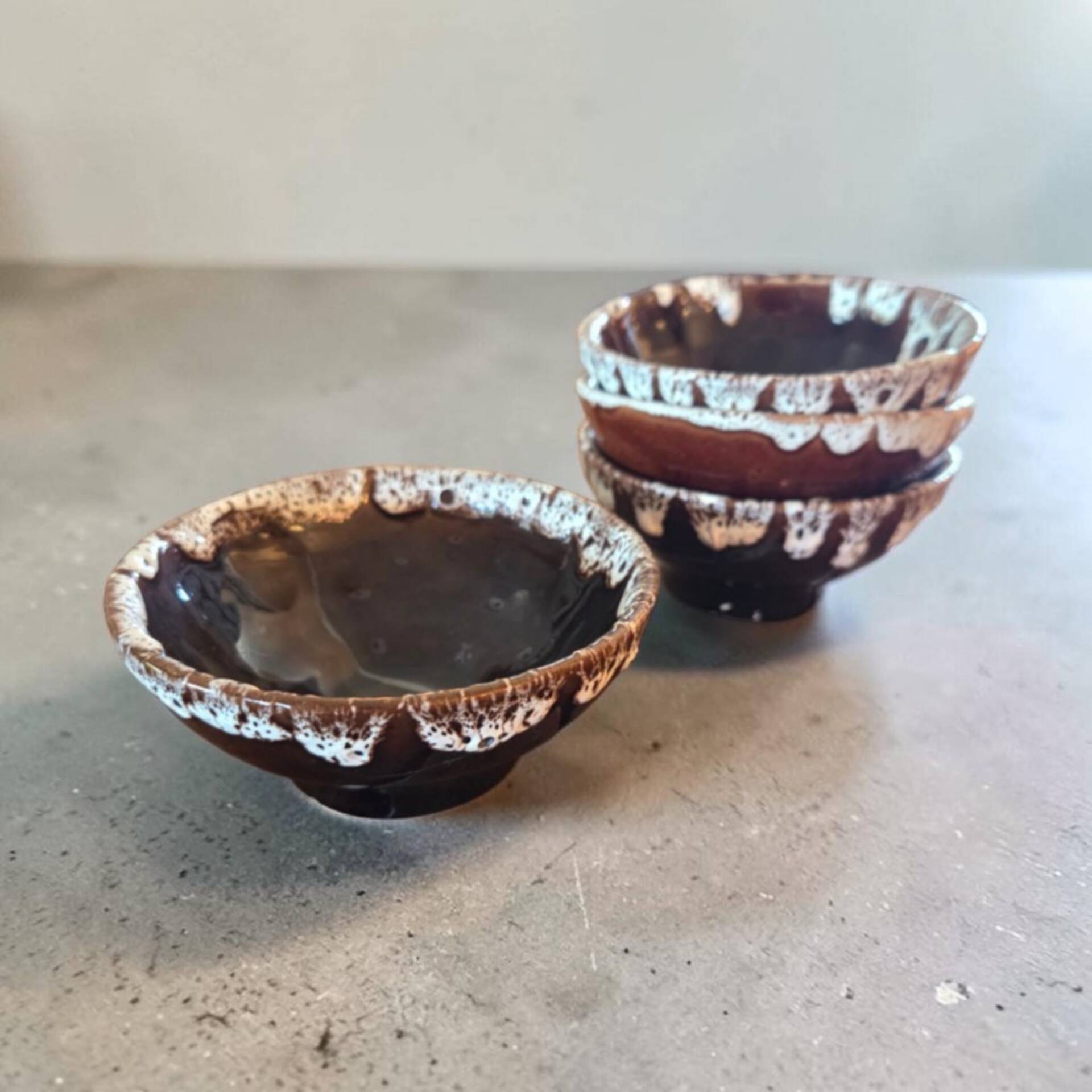 Lot of 4 ceramic bowls