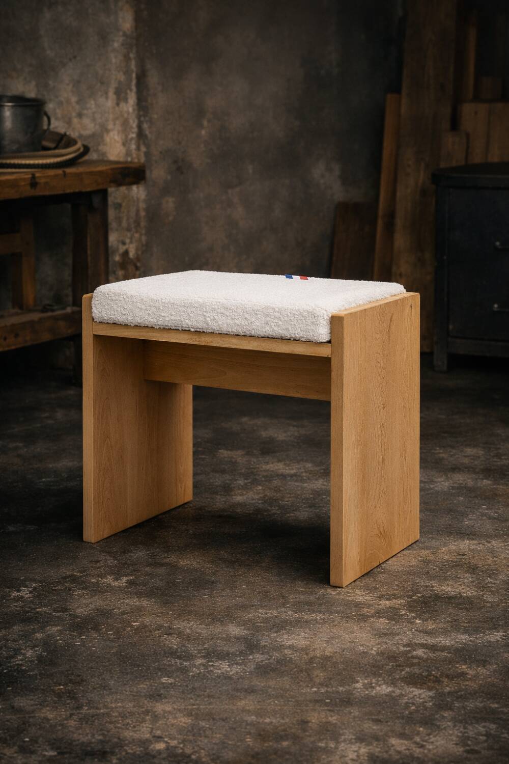 Henri Stool - Handmade from solid wood (Birch)