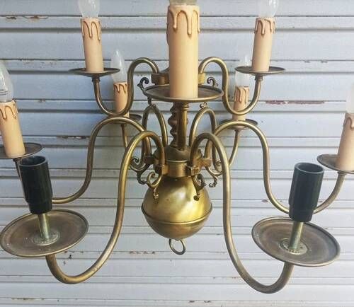 Important 9-light chandelier in Dutch style with 2 levels in brass - in working condition.
