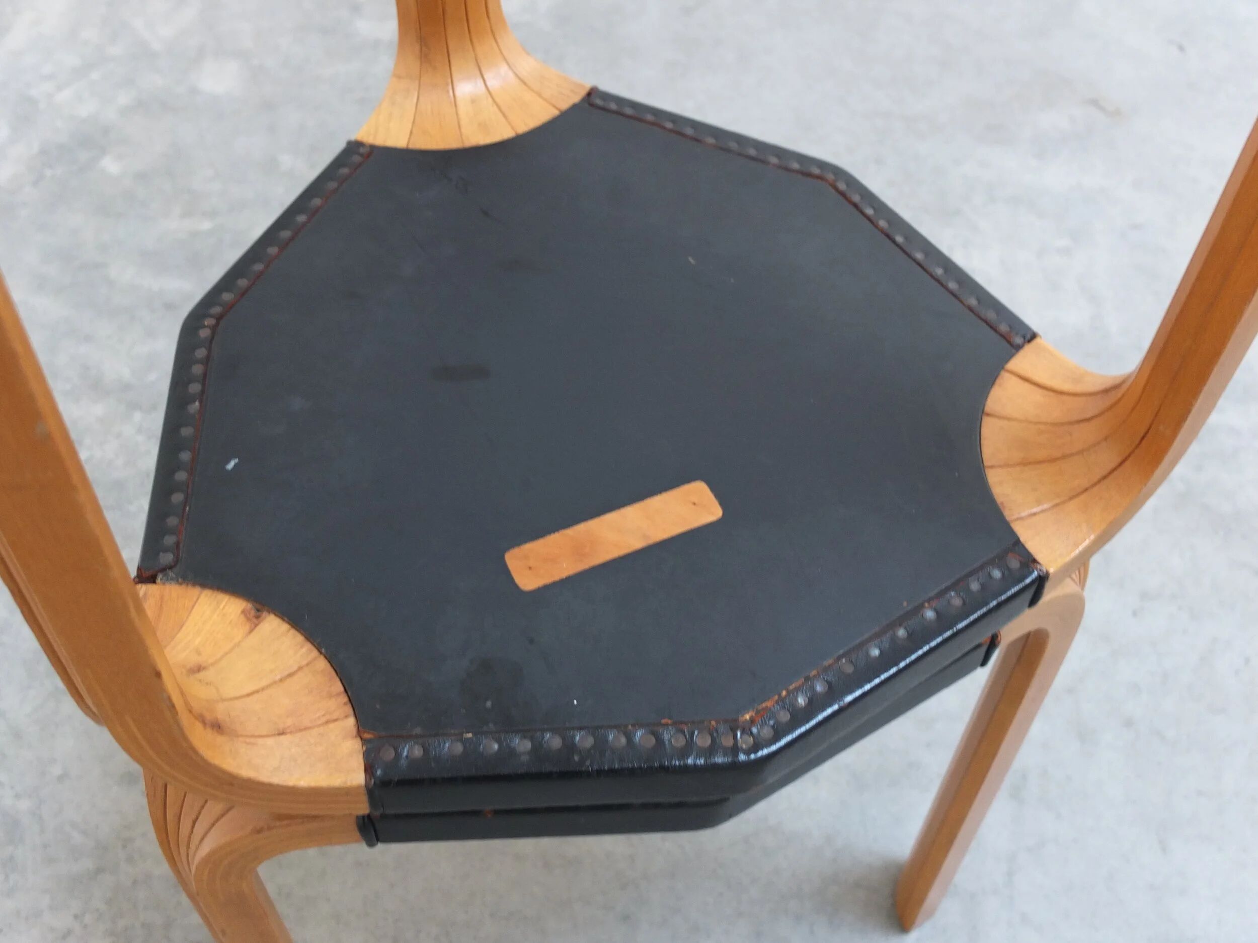 Important pair of 'X602' stools by Alvar Aalto for Artek, 1954