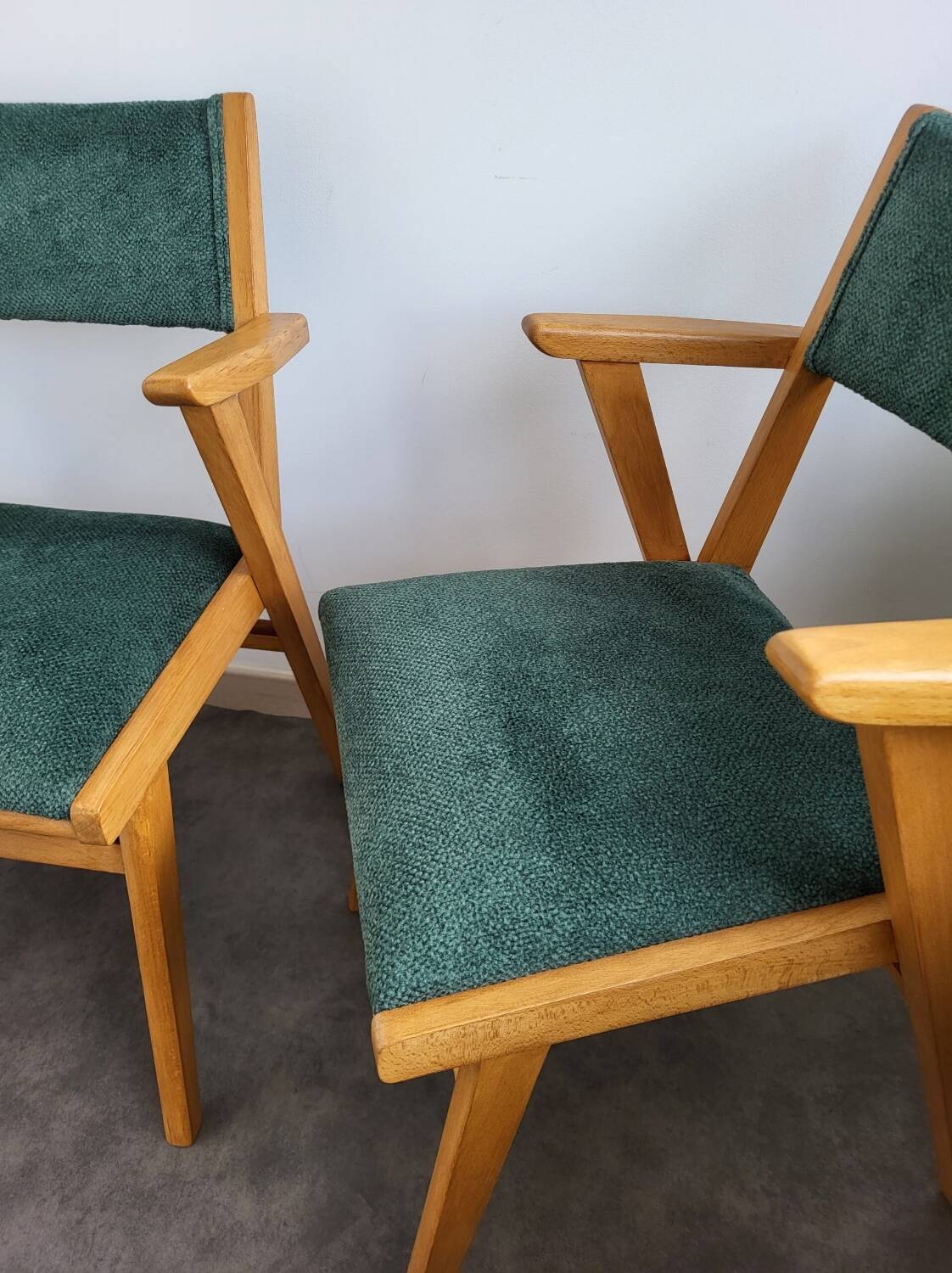 2 bridge chairs in wood and green velvet, 1960