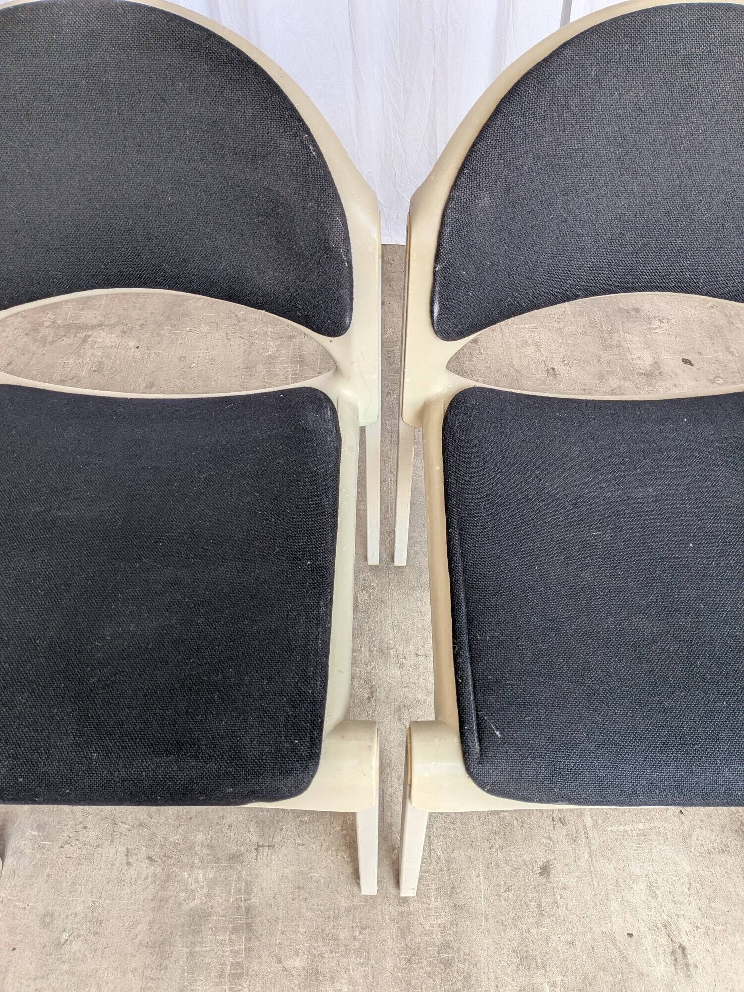 Set of 4 Vintage Aeon Mondial Stackable Chair / Dutch Postmodern Dining Cha