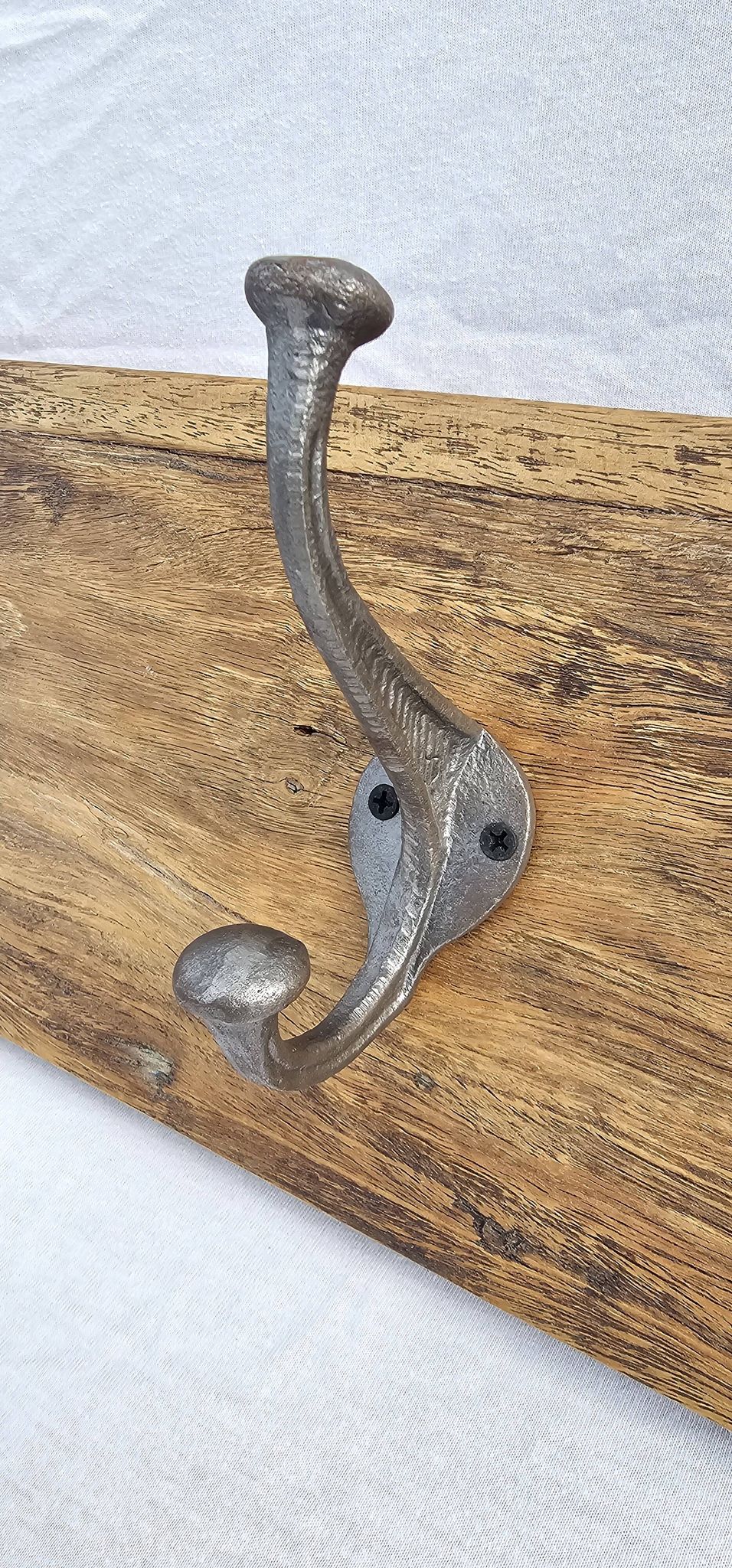 Teak coat rack with 8 double cast iron hooks