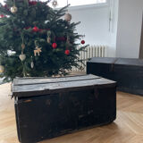 Black trunk stopover