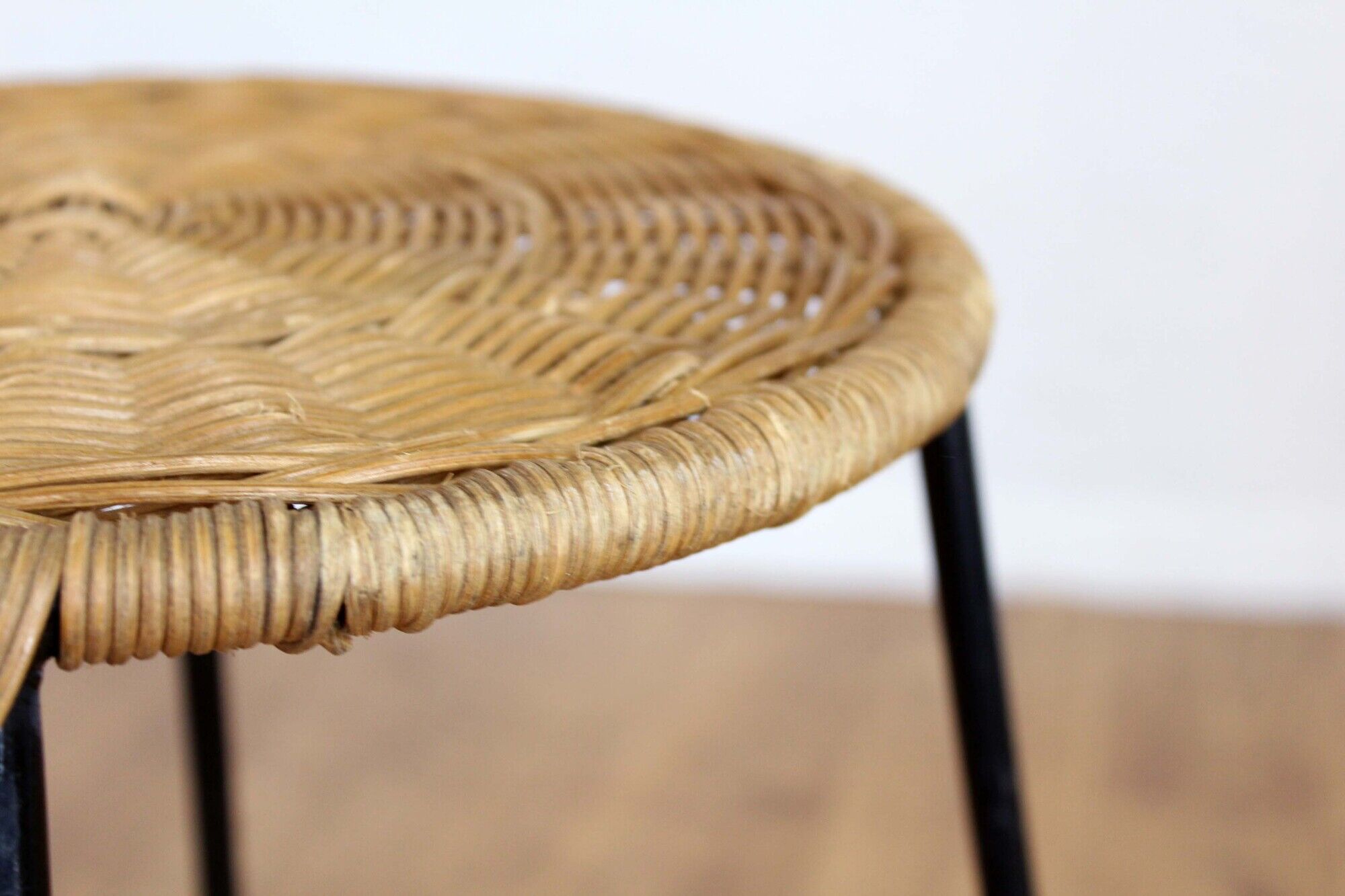 Stool metal and wicker of the years 50