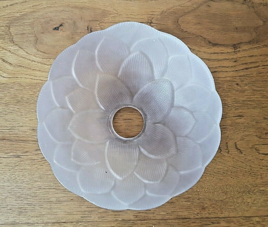 french vintage artichoke style glass replacement shade with scalloped edge