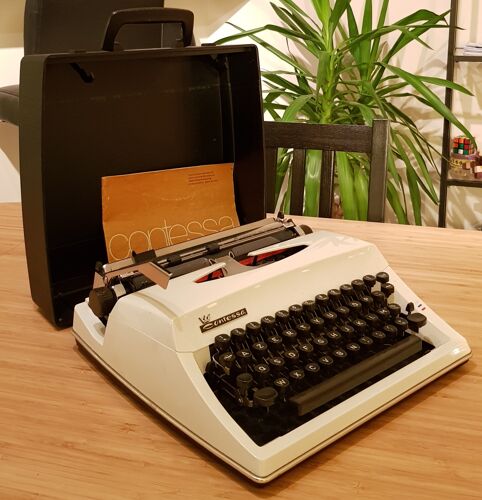 Machine à écrire Tirump Alder Contessa de Luxe