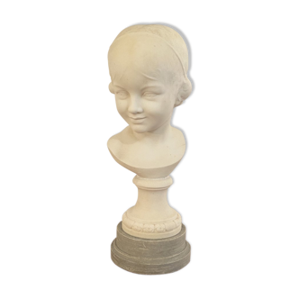 Bust of young girl in Carrara marble Italian school end of the XIXth century
