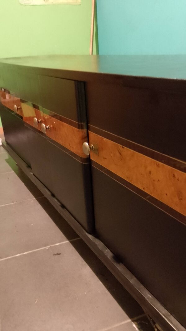 buffet bas 4 portes entièrement restauré, en gardant son style vintage