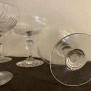 6 coupes à champagne anciennes en cristallin soufflé