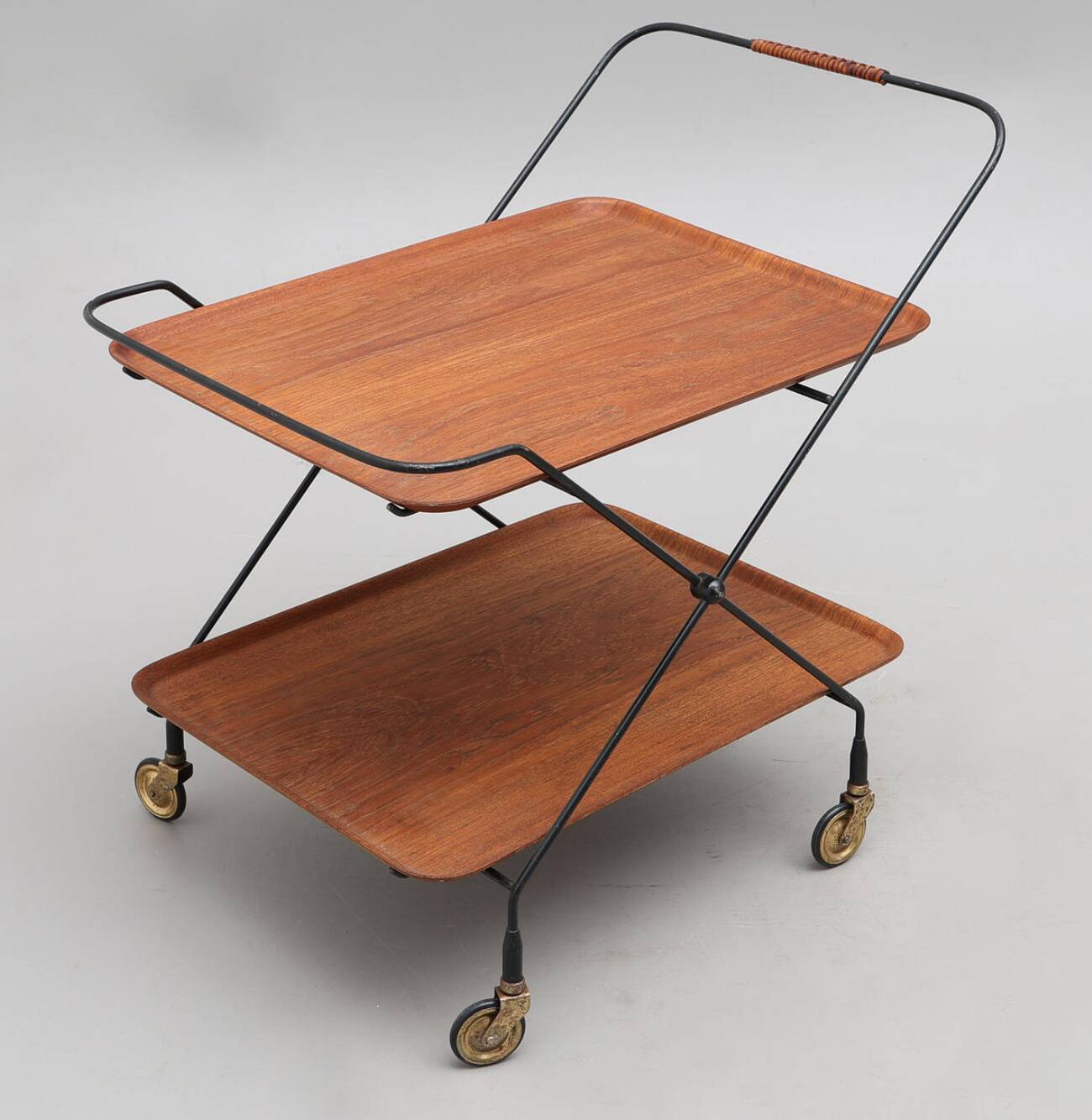 Desserte trolley scandinave à roulettes en métal et bois