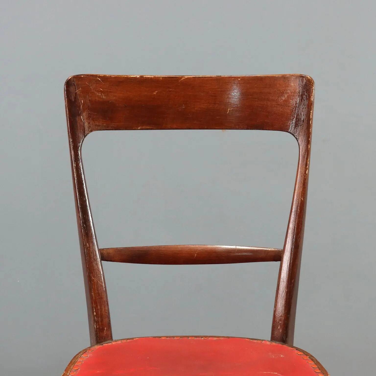 Set of 4 vintage chairs from the 1950s-60s.