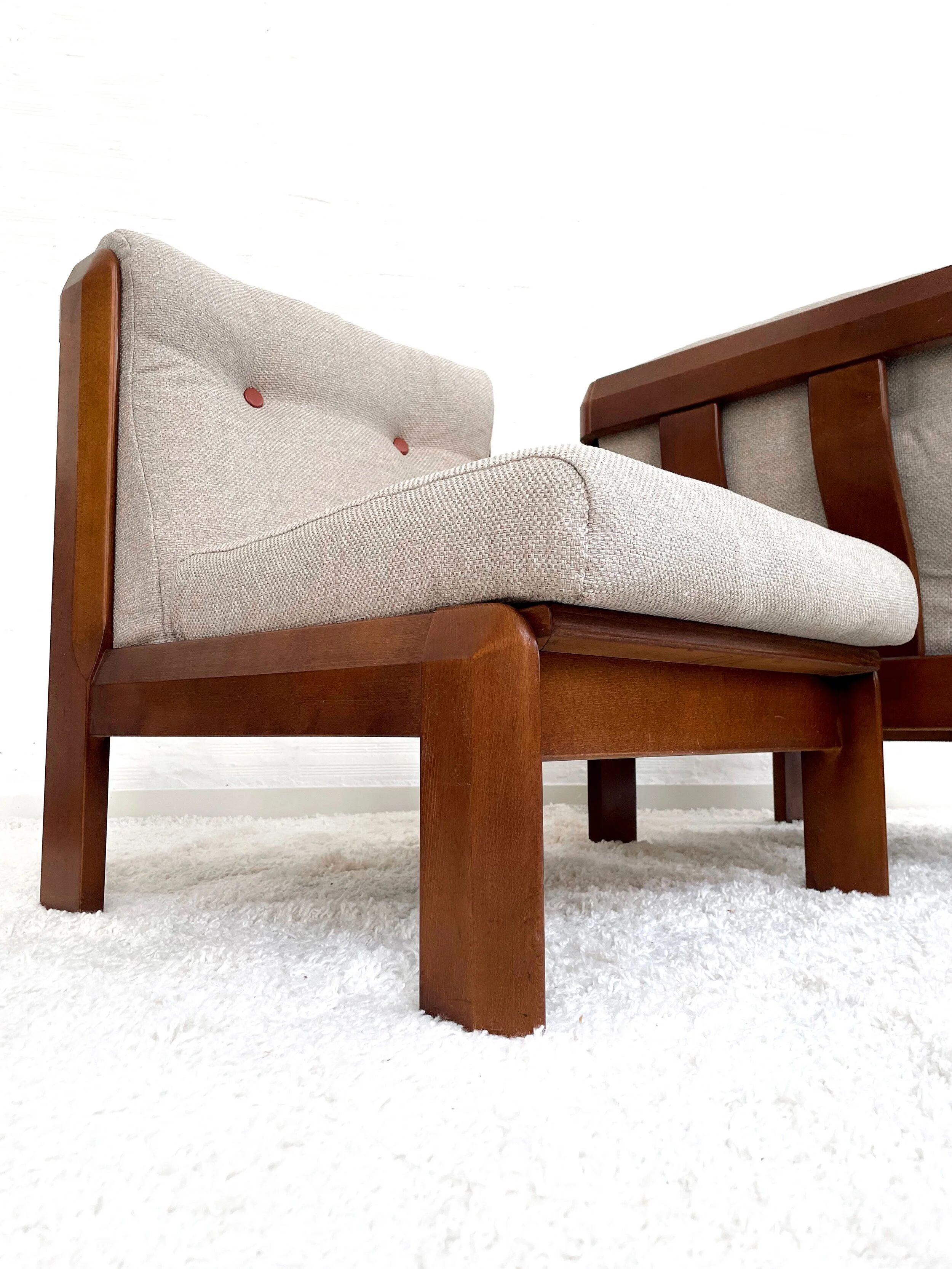 Guilleumas armchair. Upholstered in raw. Spain 70s