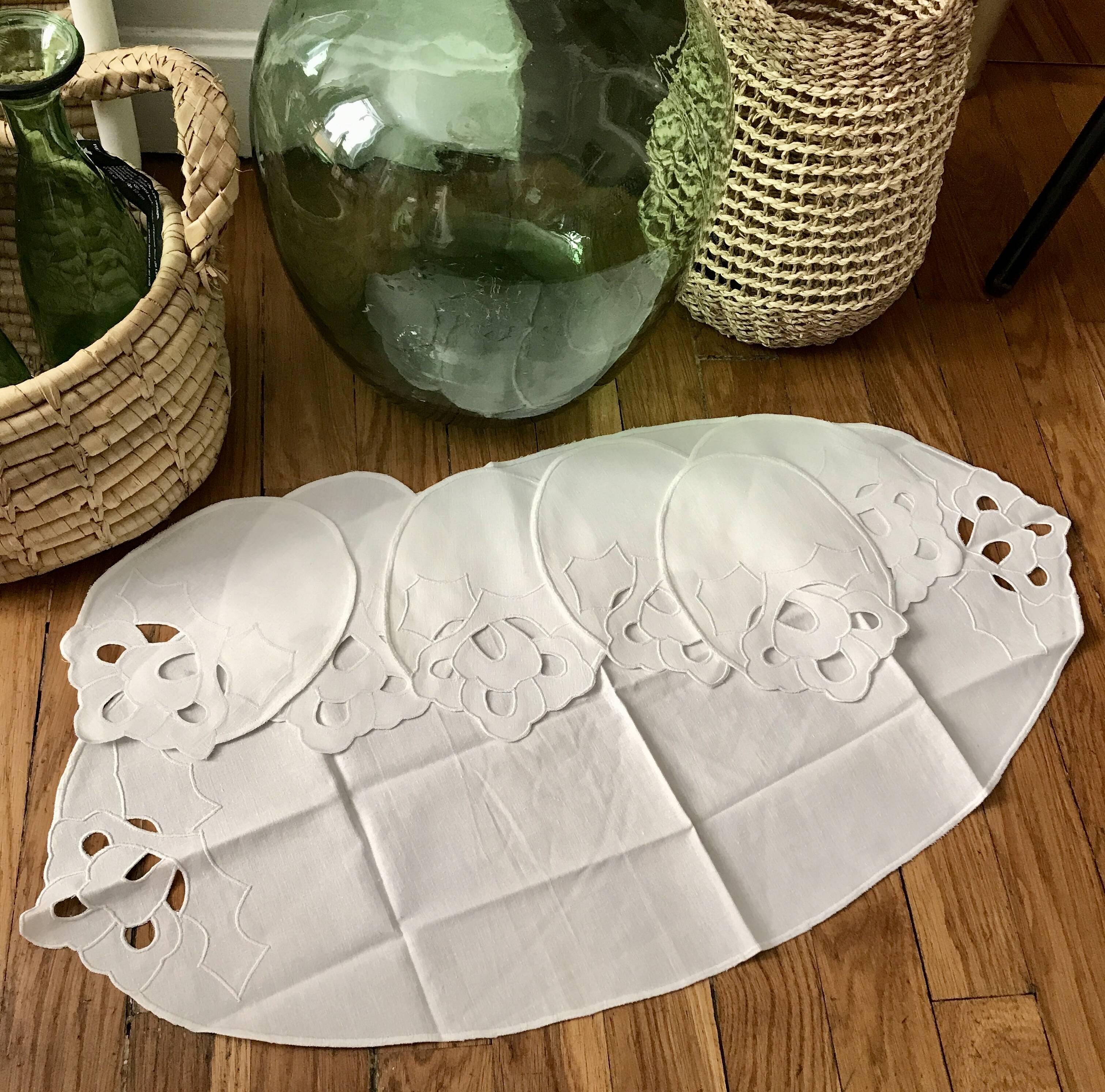 Center table and its old placemats