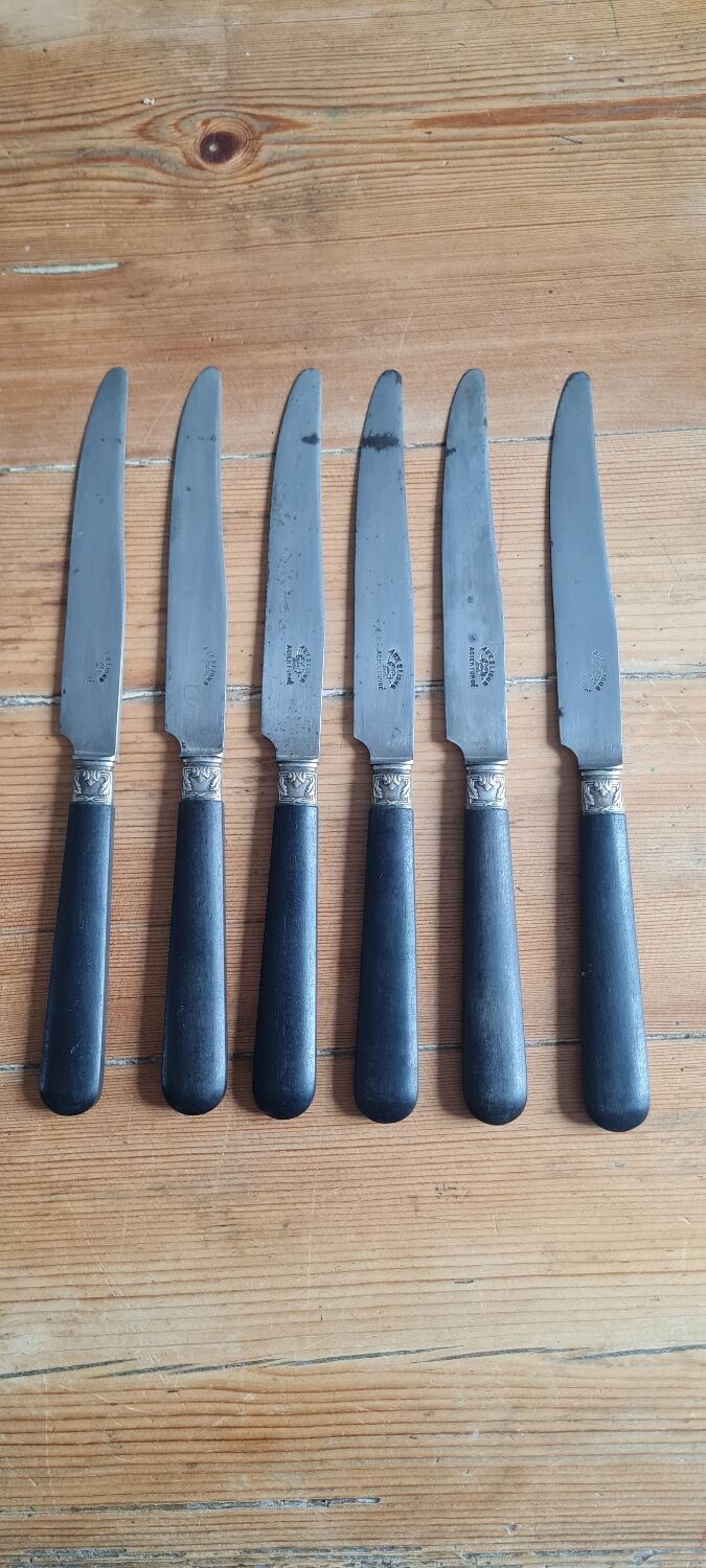 Set of 6 knives in bakelite and forged steel