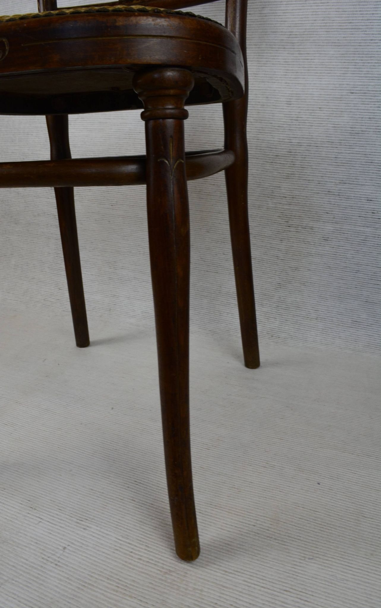 Pair of Thonet chairs with palmette Art Deco. Model 221.