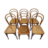 Lot de 6 anciennes chaises de bistro dont 5 avec cannage et 1 dessus bois