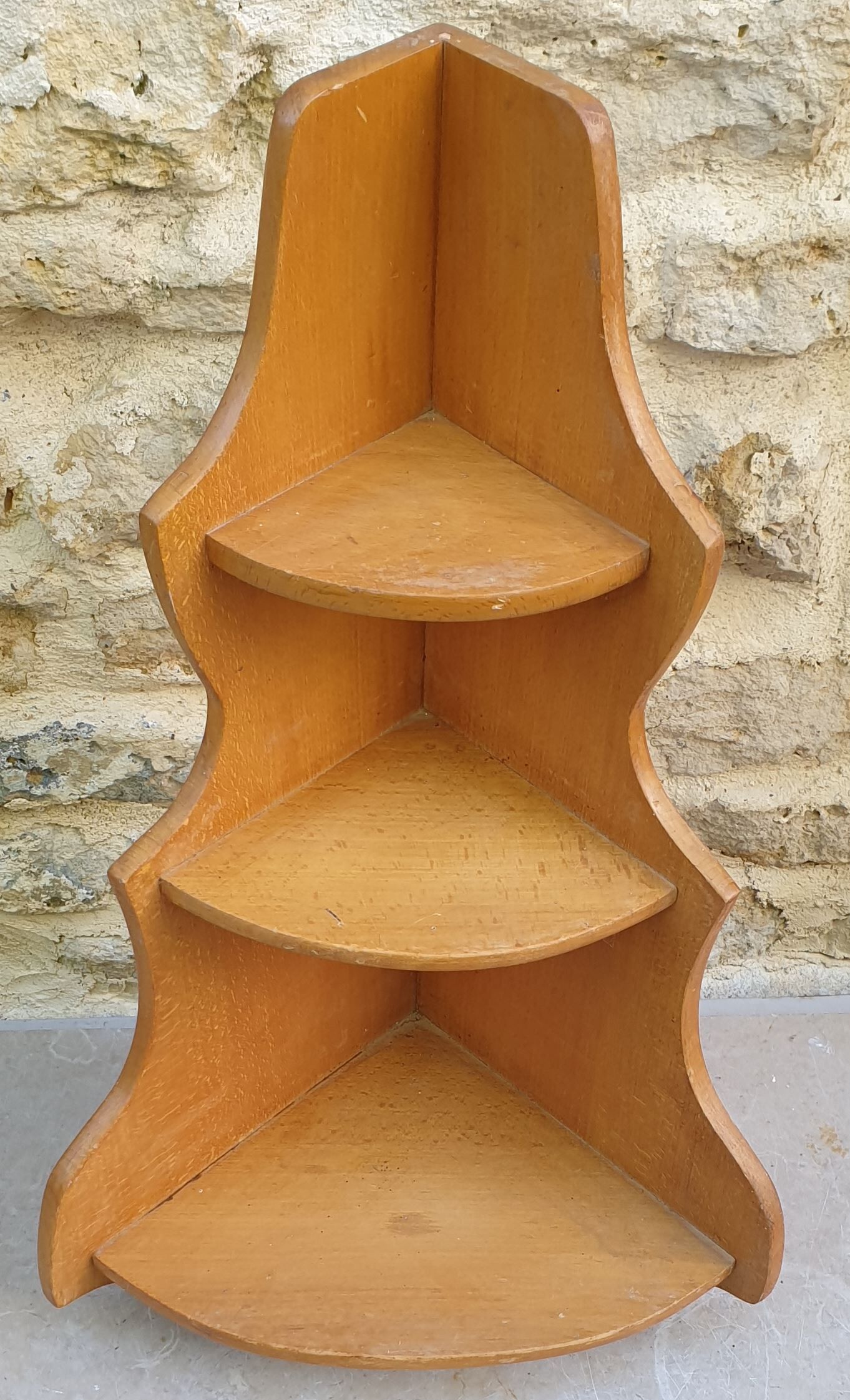 Etagère d'angle à poser en bois massif