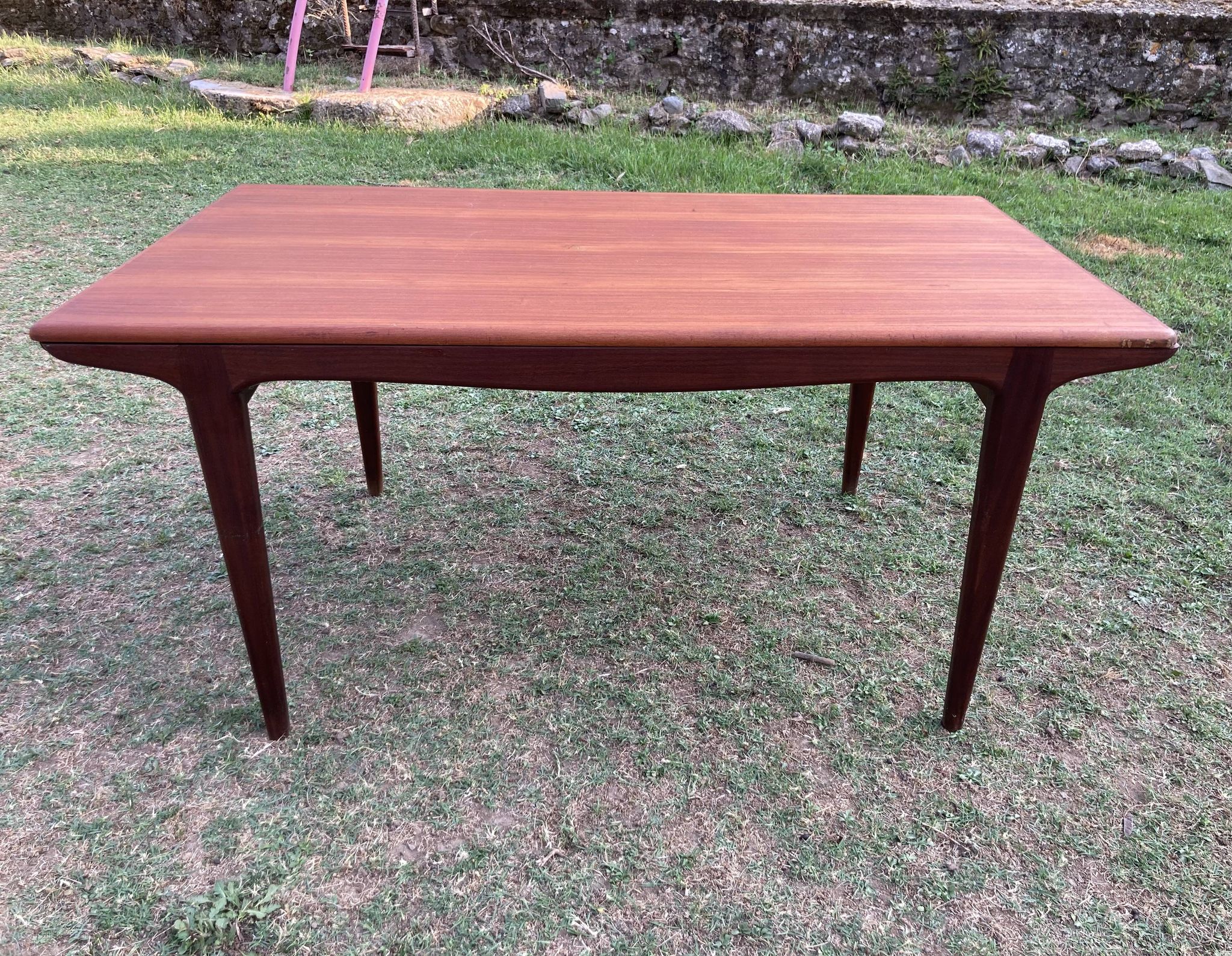 SCANDINAVIAN DINING TABLE "JOHANNES ANDERSEN".