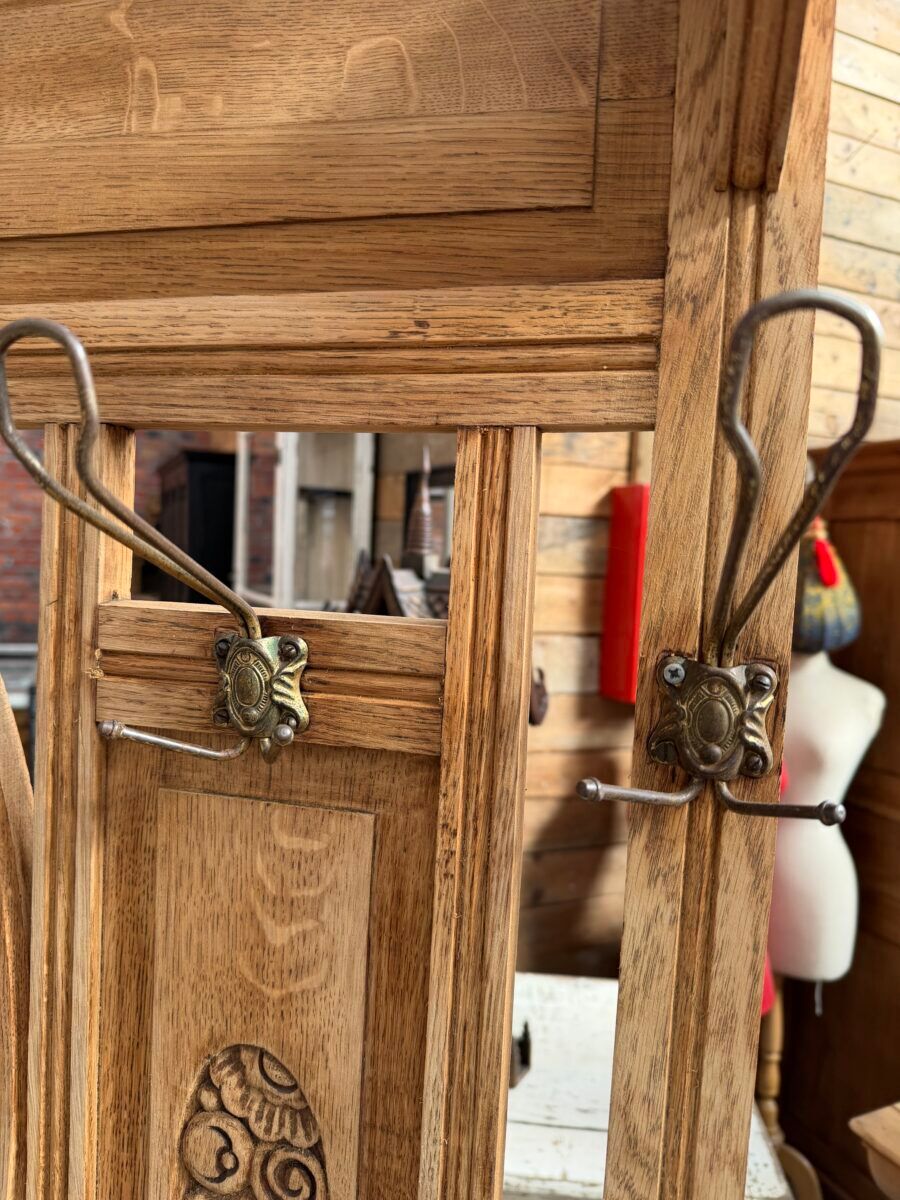 Vestiaire d’entrée en chêne début XXème