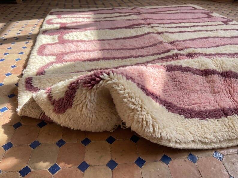 Handmade traditional Berber rug size 2-3 m