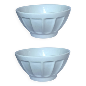 Pair of ribbed porcelain bowls – vintage & elegant