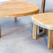 Table basse gigogne en chêne des années 1970