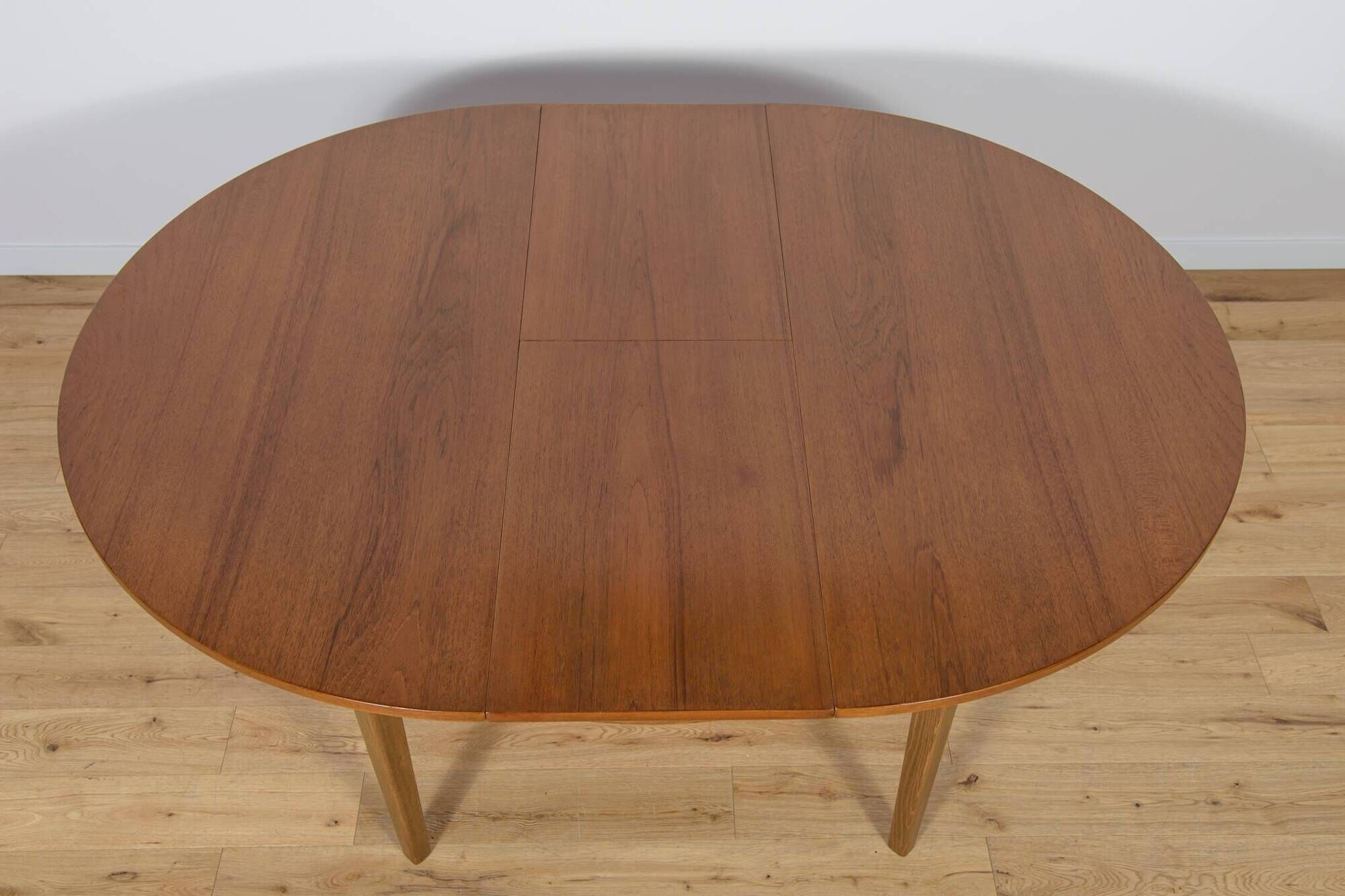 Mid-Century Round Extendable Dining Table and Chairs from McIntosh, 1960s, Set of 5