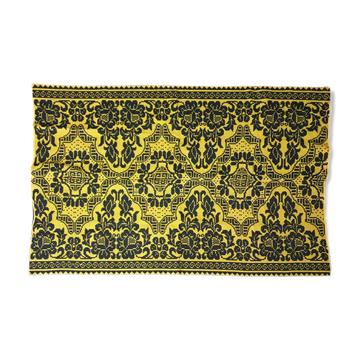 Wool handwoven yellow rug Romanian rug. Teppich. Tapis roumain. Romania