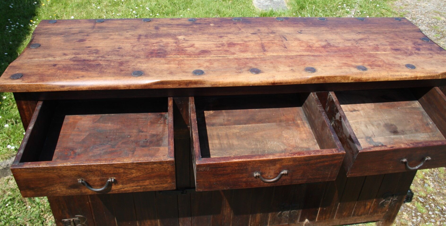 Buffet vintage en bois massif